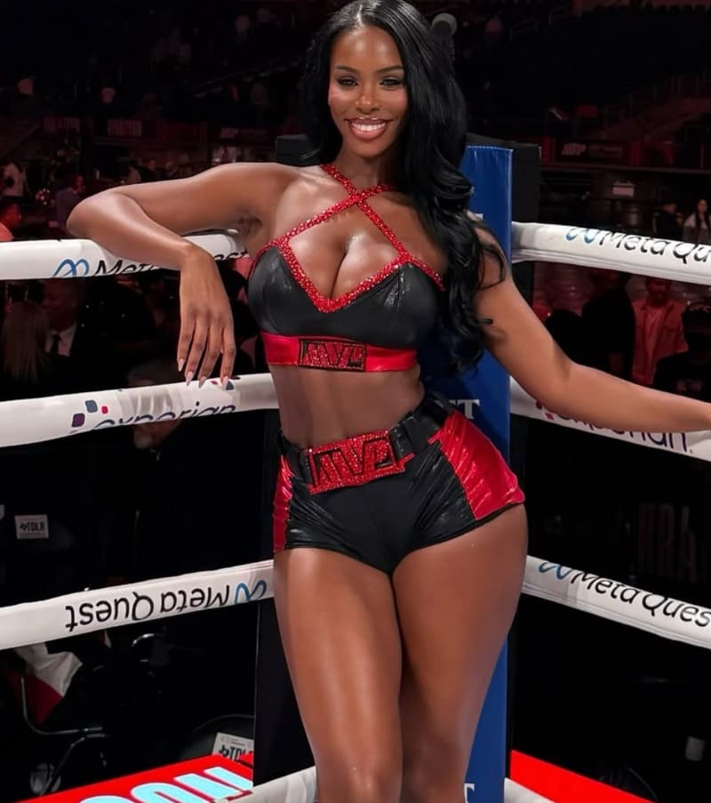Lexi op fight night