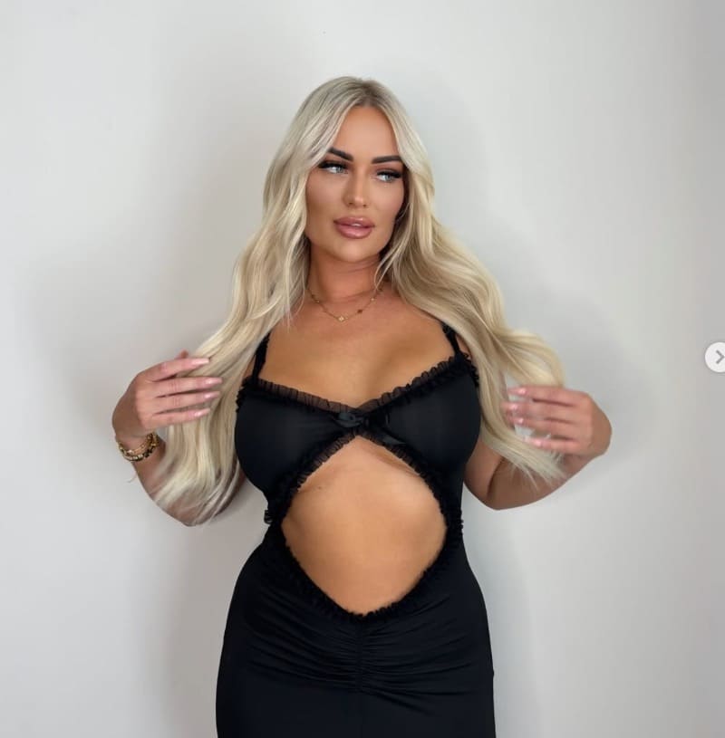 Lauren in zwarte jurk
