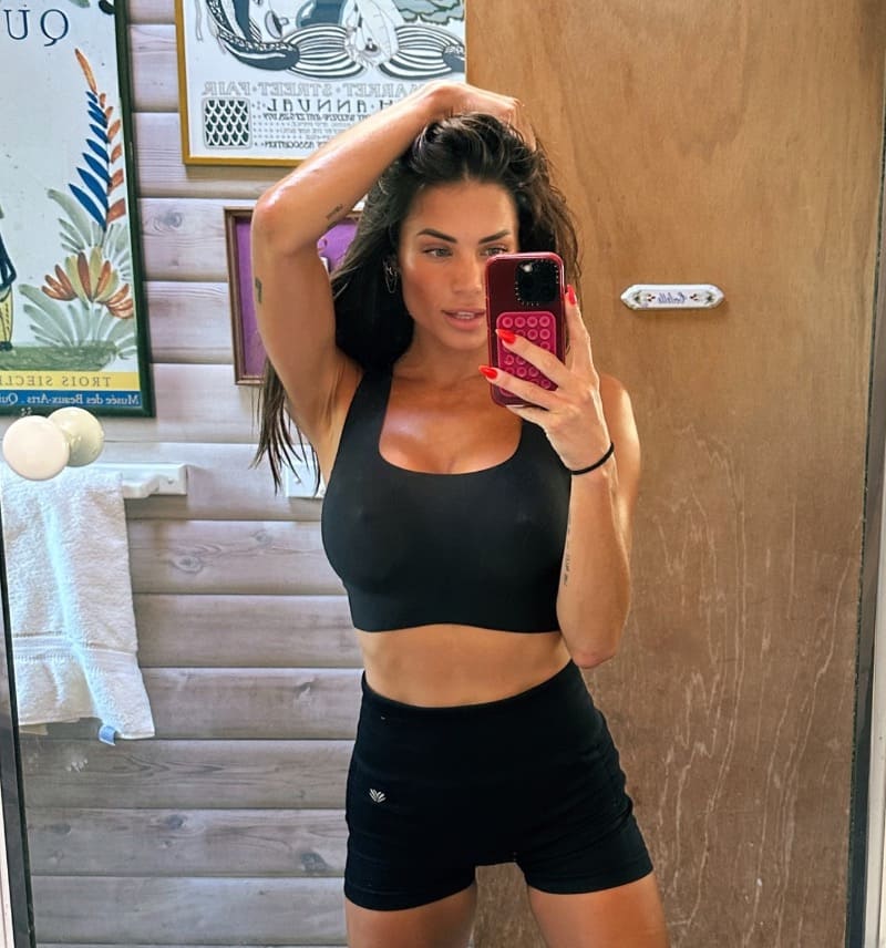 Aly in sexy sport outfit
