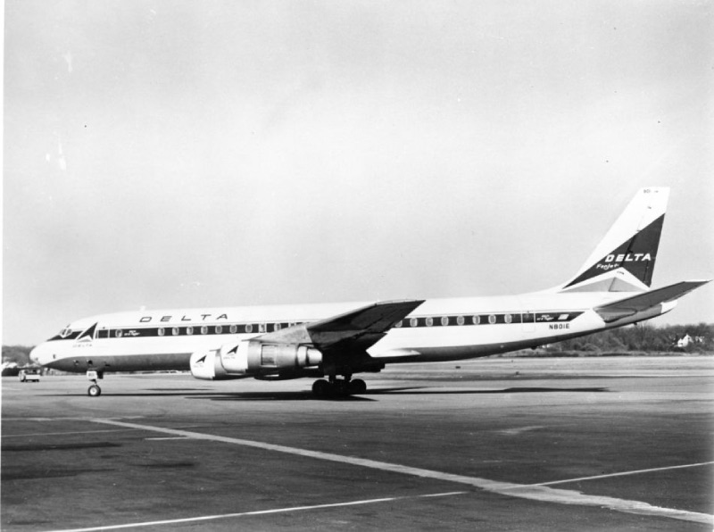 Douglas DC-8 vlucht 14-Jarige jongenjongen valt uit lucht