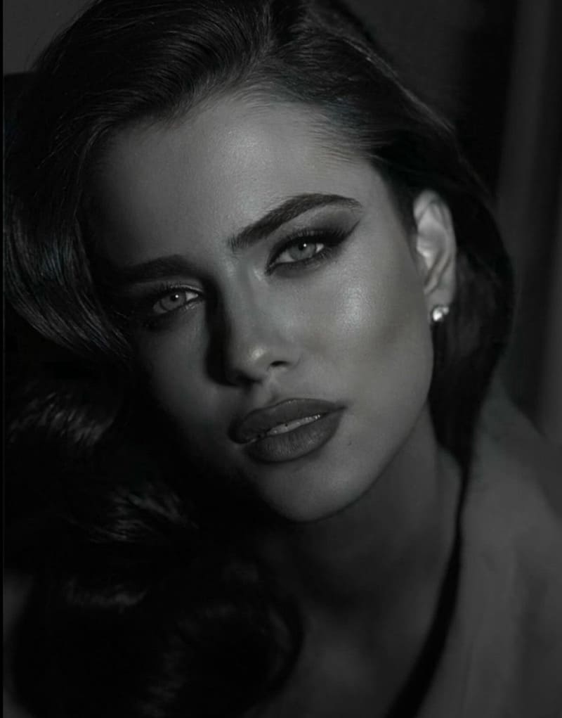Stasa in sexy make up