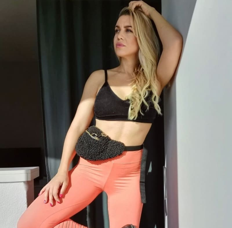 Babe gaat naar de gym