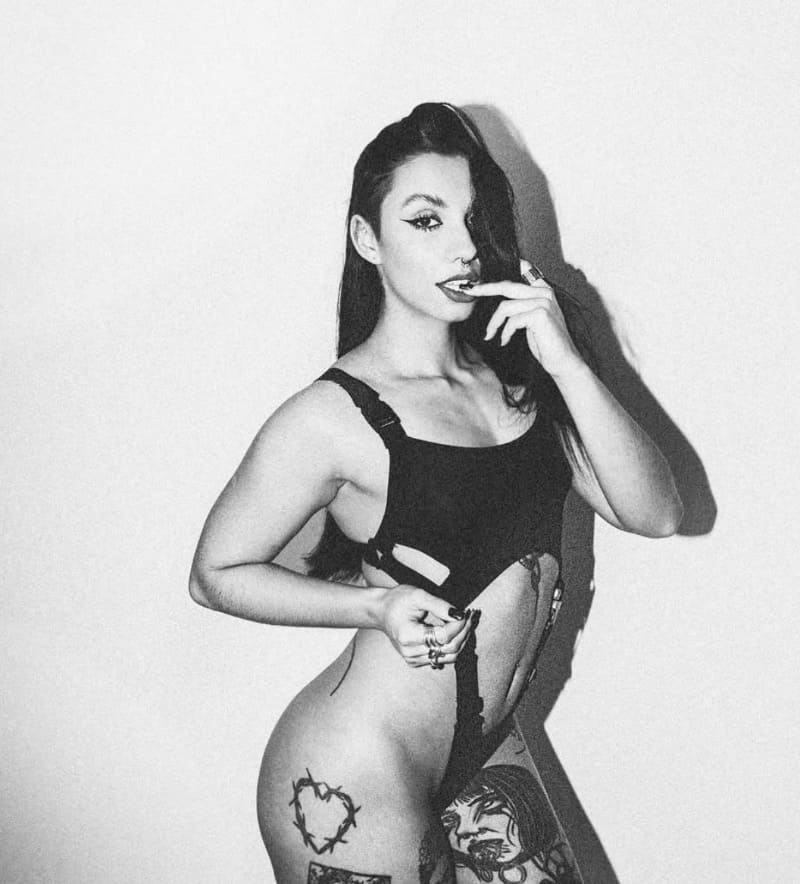 Babe met sey zwart topje