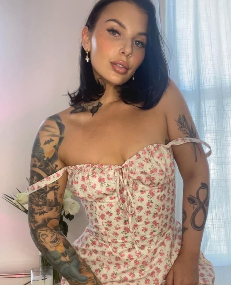 Ivy in sexy jurkje