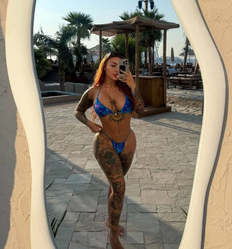 Babe in bikini