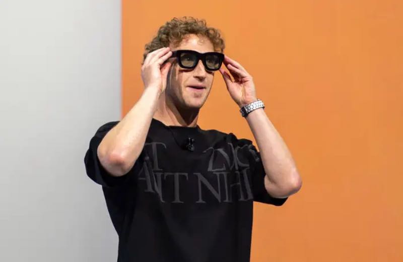 Mark zuckerberg draagt enorm duur horloge in speech