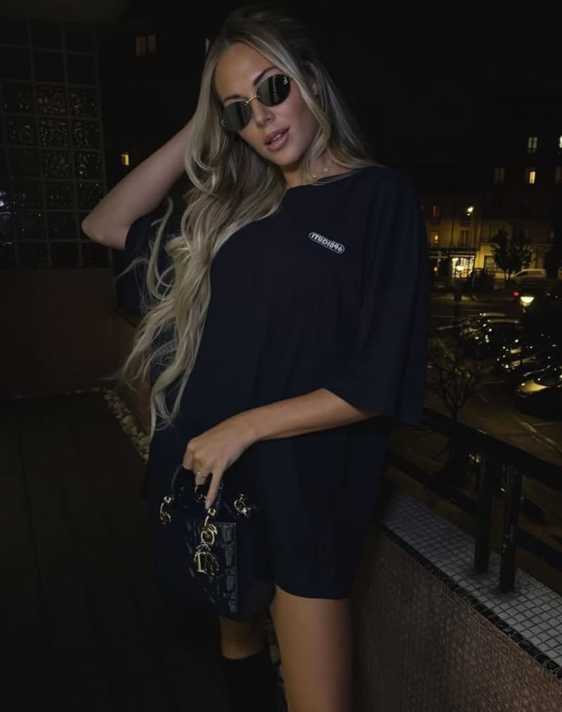 Cassandra in sexy outfit