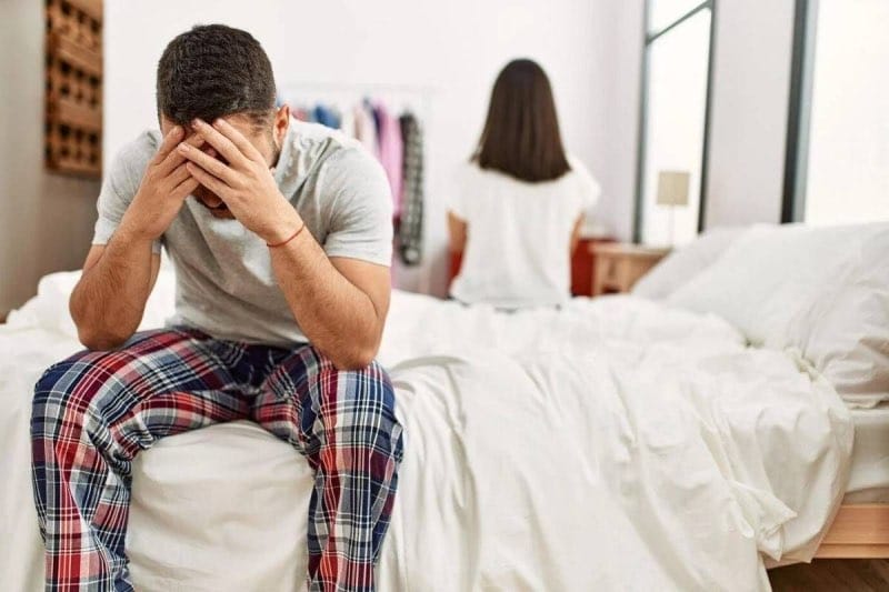 Man met seksuele problemen in bed