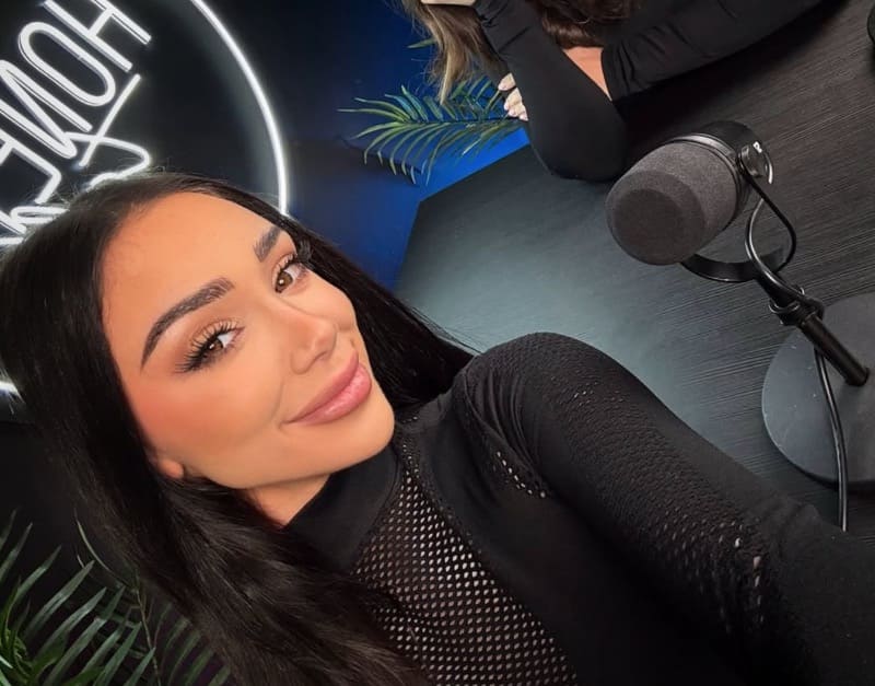 Babe naast podcast