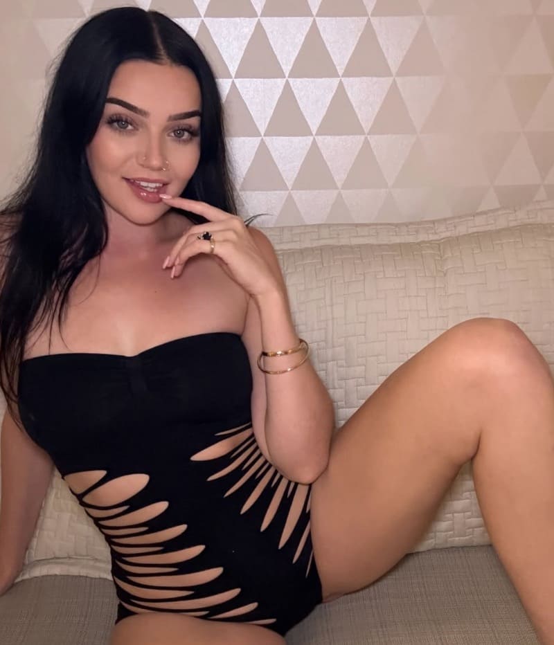 Sexy Megan shows off perfect figure