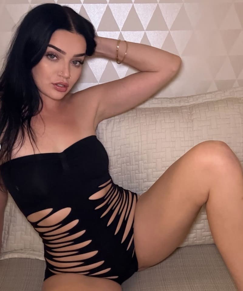Babe in black sexy dress