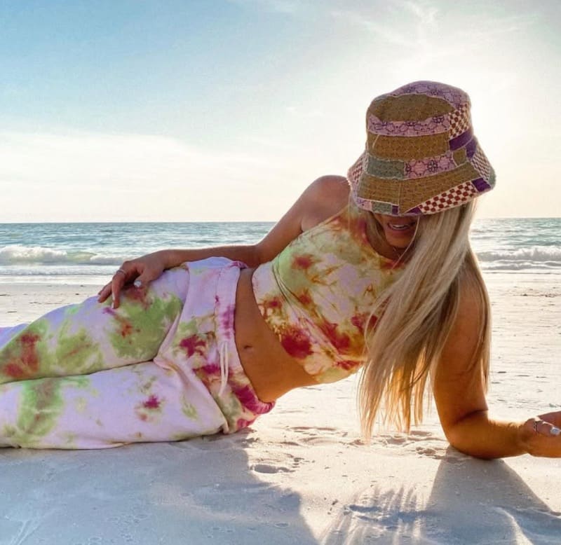 Sexy dame op strand