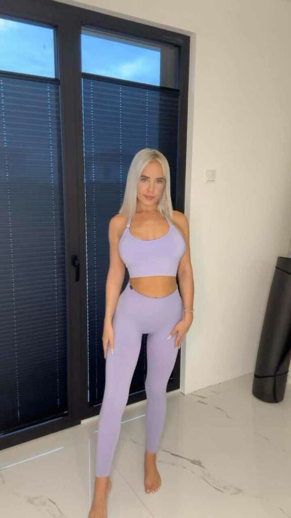 Amber Vogt in attraktiven Leggins