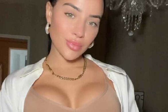 Leyla Lahouar mit großen Brüsten