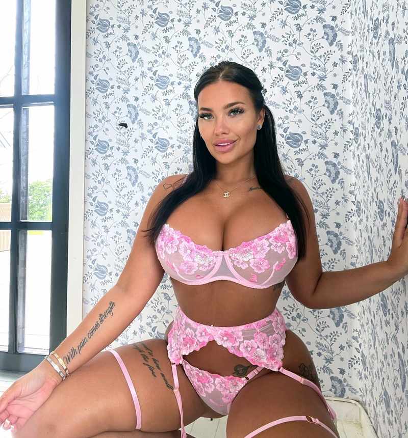 Nikki Ocean in unglaublich heißen Dessous