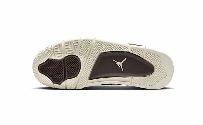 Air Jordan 4 RM Earth Sohle