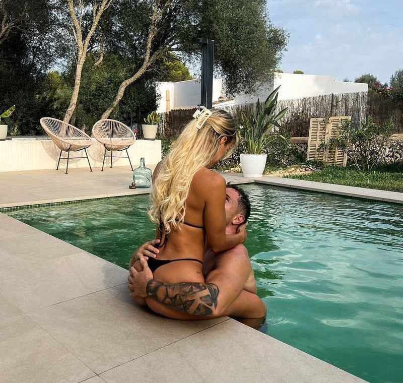 Vanessa Mariposa sexy und verliebt mit Freund