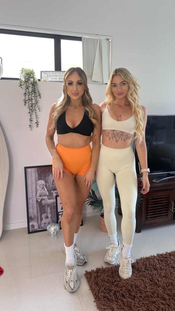 Elle Sparks verbringt sexy Time mit Freundin