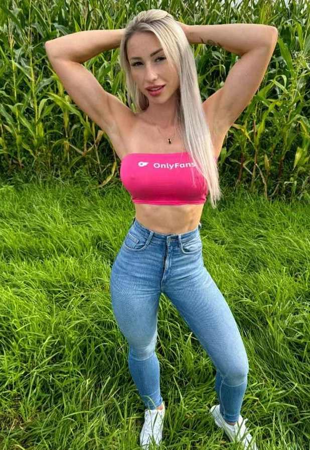 Lillie De Fleur mega durchtrainiert und sexy
