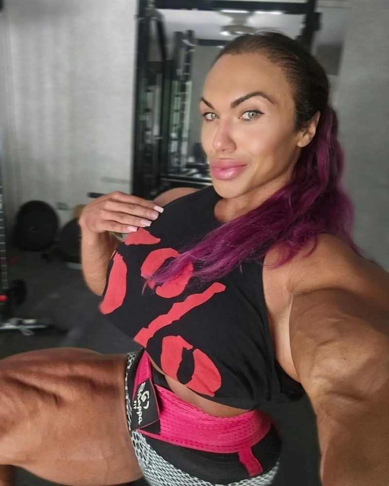 Nataliya Kuznetsova schaut in die Kamera