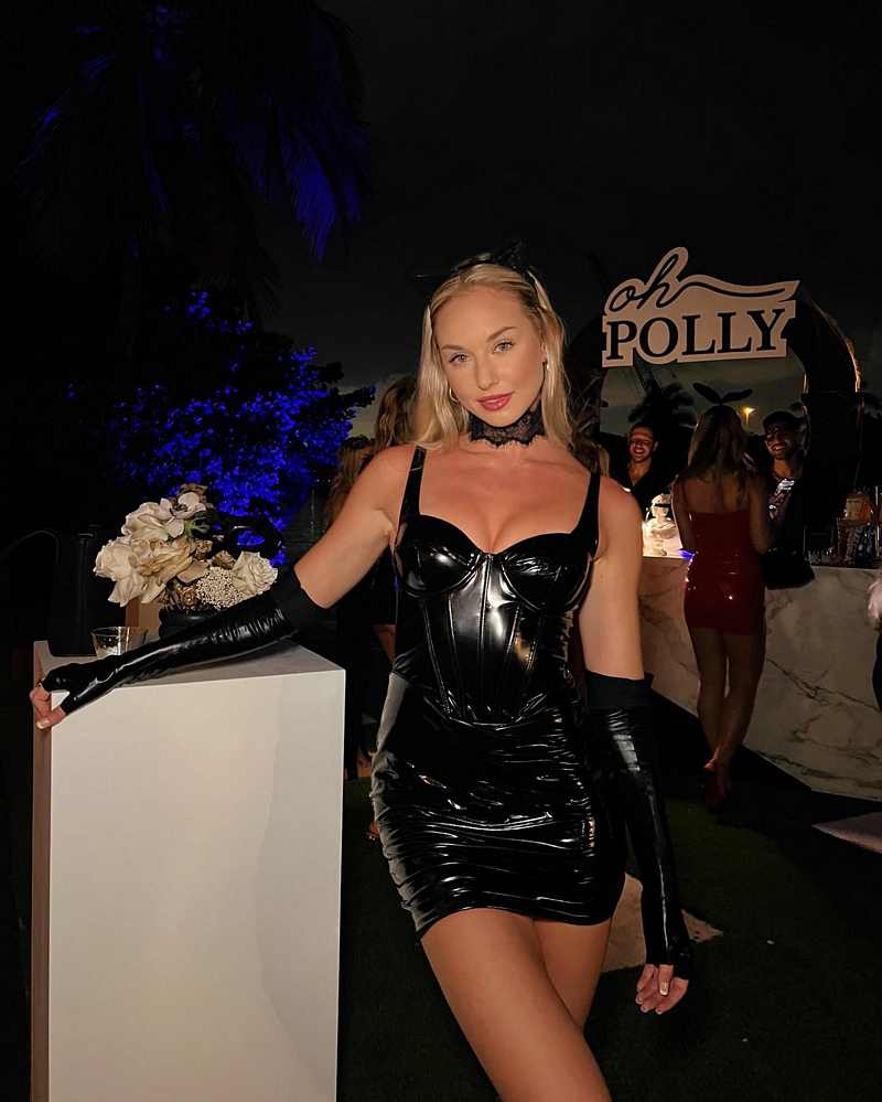 Taylor Gallo trägt ein ultra heißes Lack-Outfit
