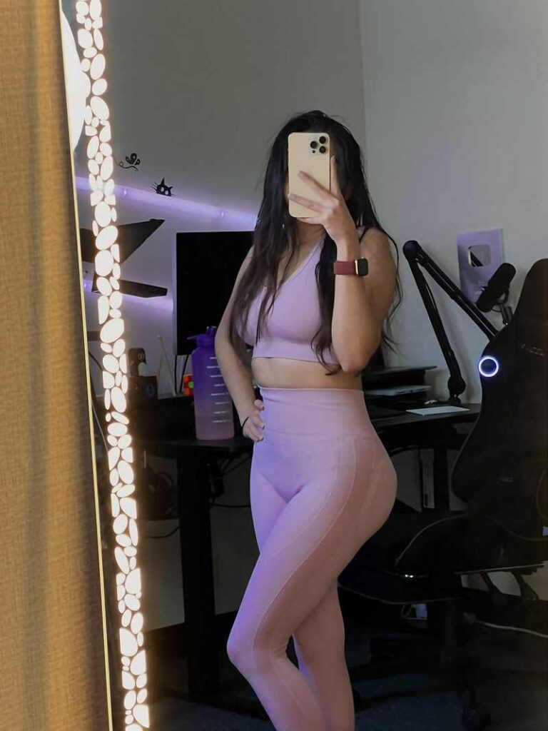 Zara Dar in hautengen Leggins - Verführung pur