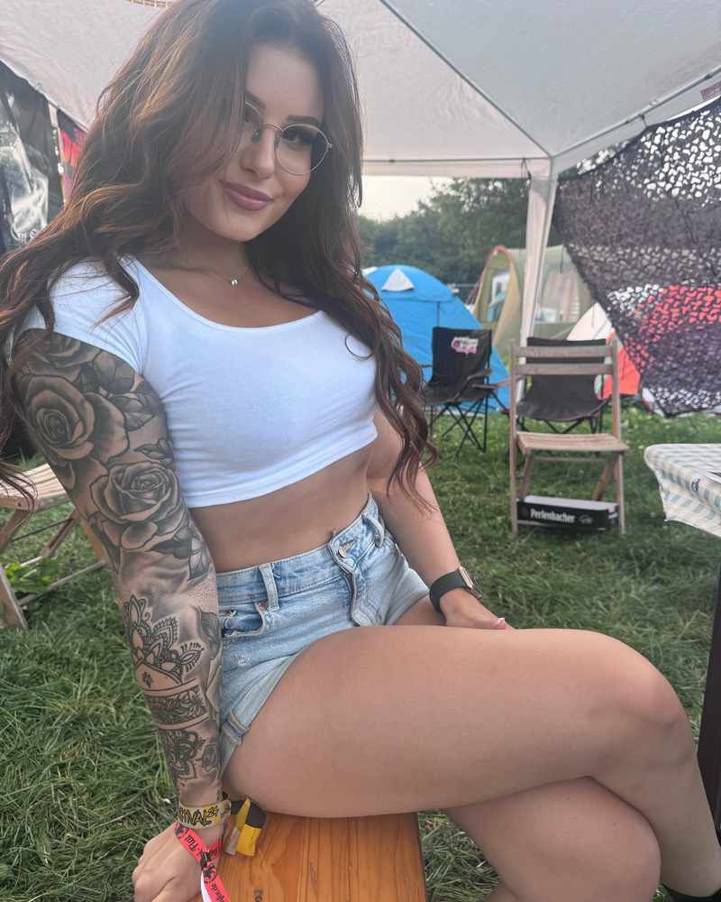 Badfitprincess zeigt ihre perfekten Beine