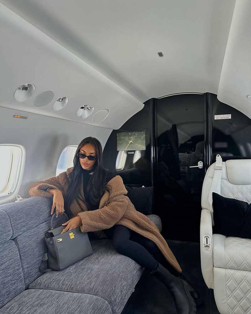 Celina Kerr als Luxus-Lady im Privatjet
