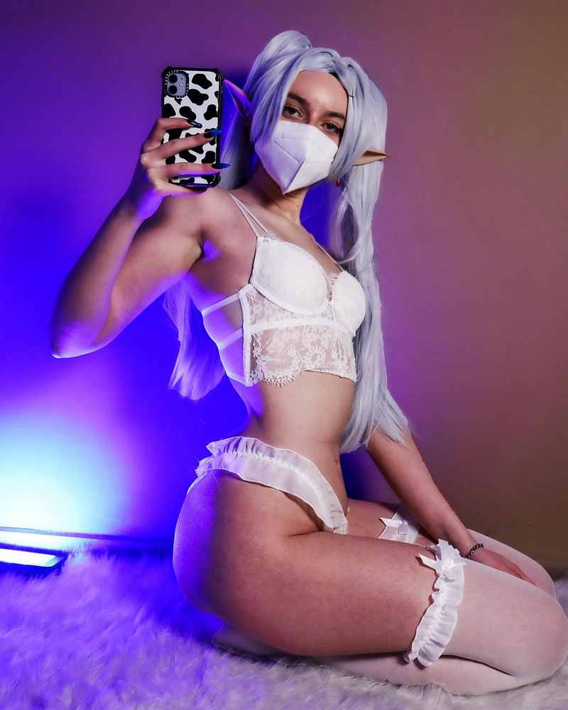 Kittxnly macht ein heißes Selfie