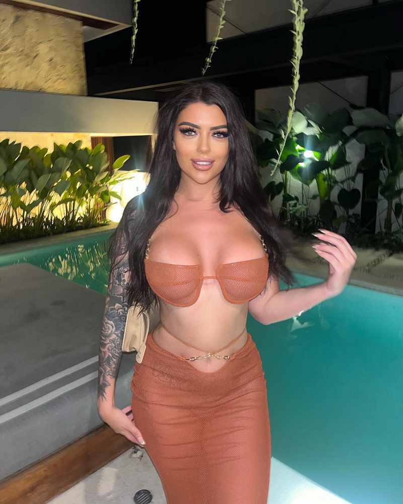 Stephanie Louise hat ein besonderes Abendkleid für Frauen mit großem Busen an