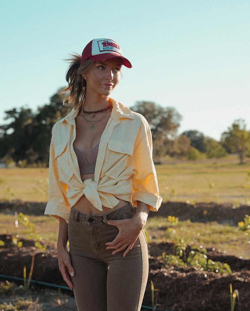 Rachel Cook als echtes Farmer-Girl - trotzdem sexy