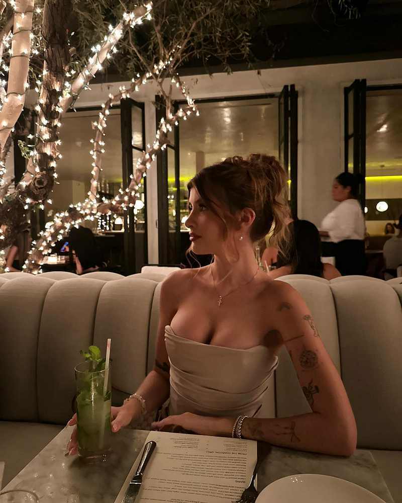 Sami Sheen im heißen Abendkleid ganz vornehm im Restaurant