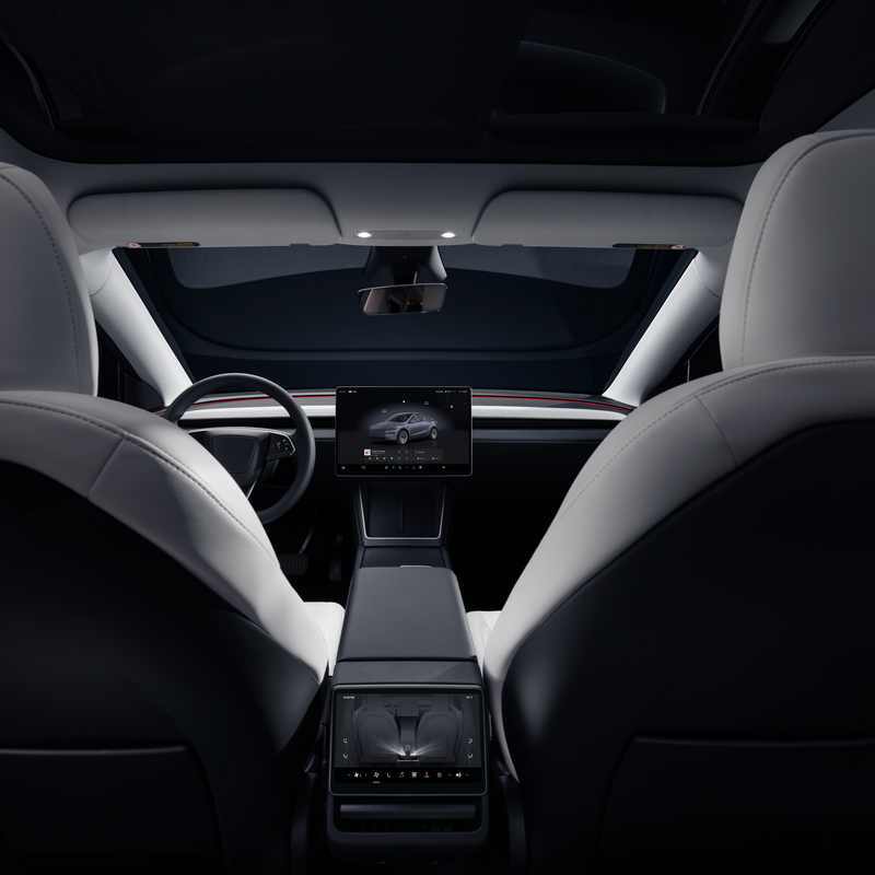 Tesla Model Y Facelift Cockpit von hinten