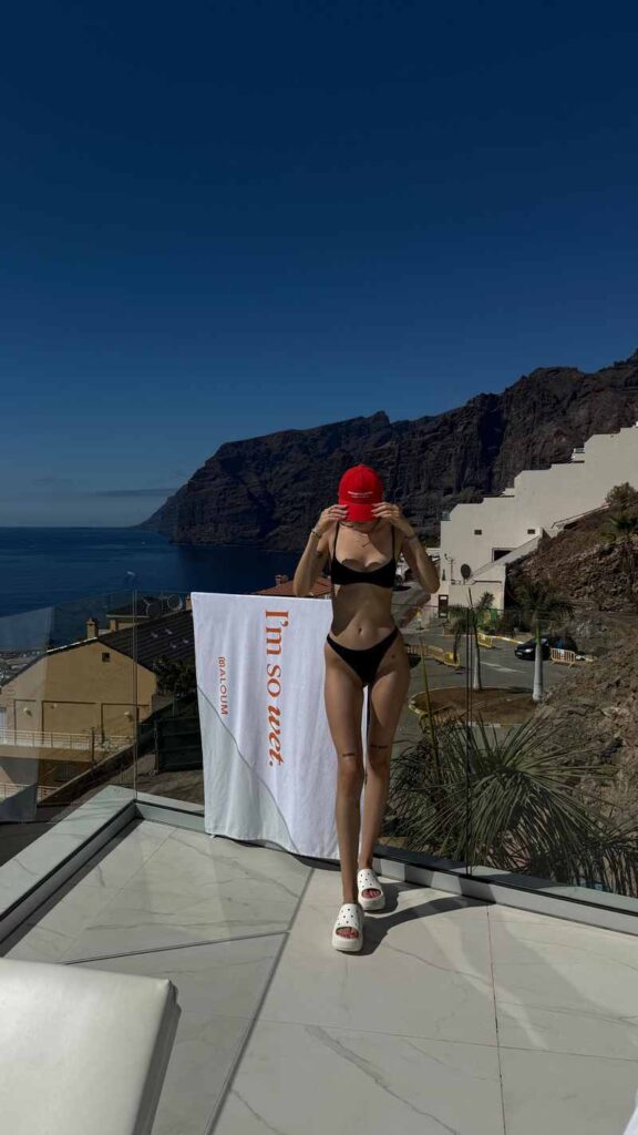 maryzzle sexy im schwarzern Bikini