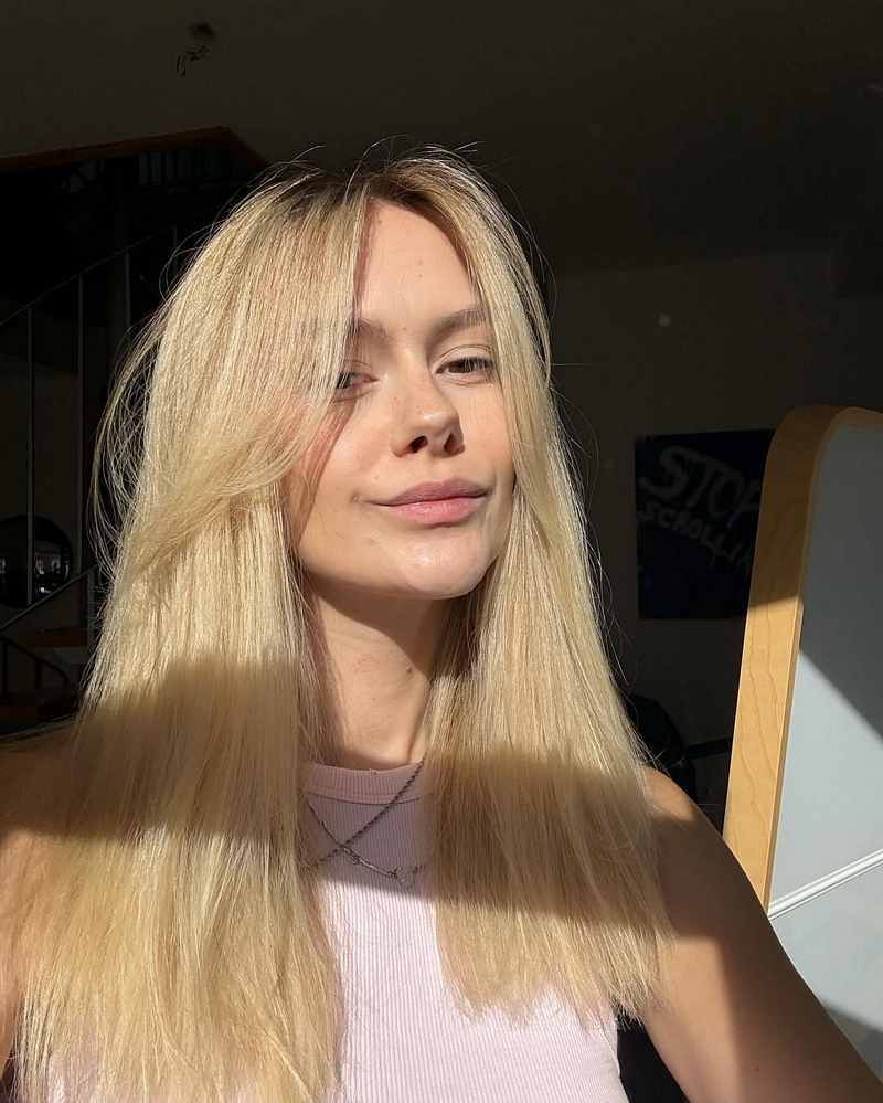 maryzzle zeigt ihr schönen blonden Haare