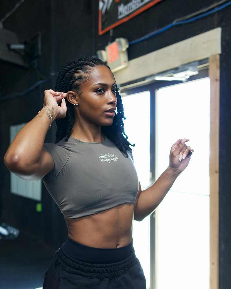 Bhrianna Chanell mit ihrem durchtrainierten Body im Gym