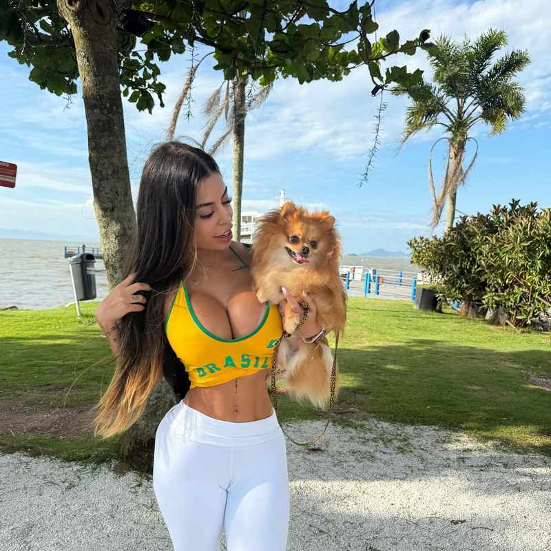 Jaiane Lima zeigt ihren Cameltoe