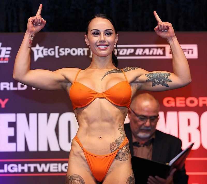 Sugar Neekz Johnson im Bikini in Topform