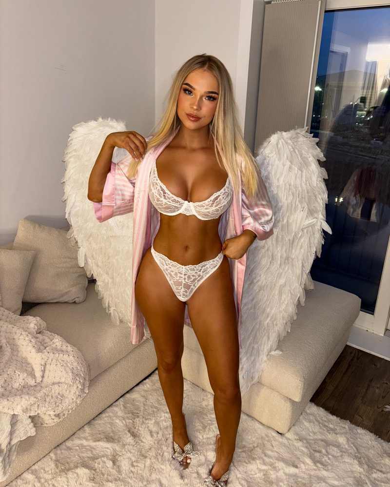 Chloe Tami als heißer Dessous-Engel