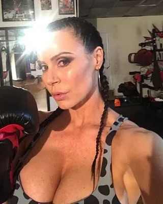 Kendra Lust sexy Selfie mit viel Brust