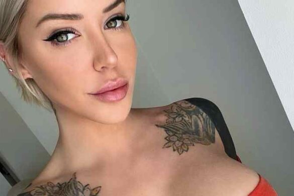 Laurence Bédard fallen aus diesem Top fast die Brüste heraus