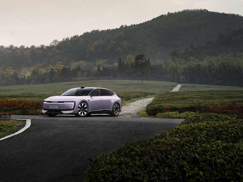 AUDI E5 Sportback in der Ferne