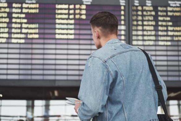Mann am Flughafen