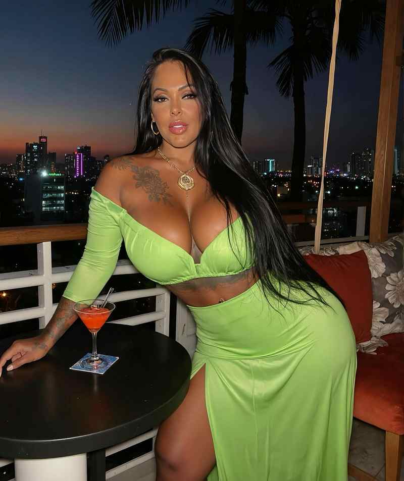 Mariza Villarreal im grünen sexy Kleid