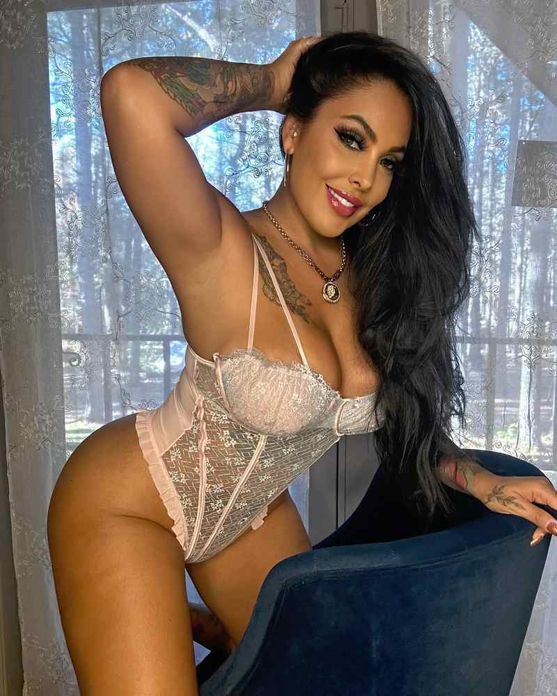 Mariza Villarreal in unglaublich sexy Dessous mit viel Haut