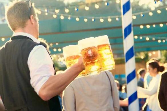 Oktoberfest Ausschank von Bier