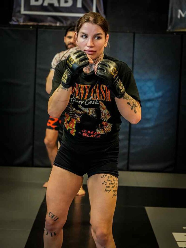 Katharina Lehner sieht auch beim Kampf sehr heiß aus