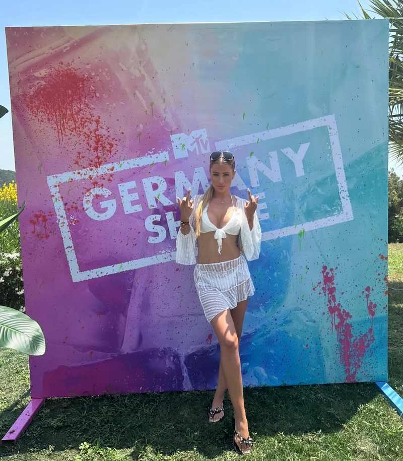 Nadja Großmann posiert sexy für Germany Shore