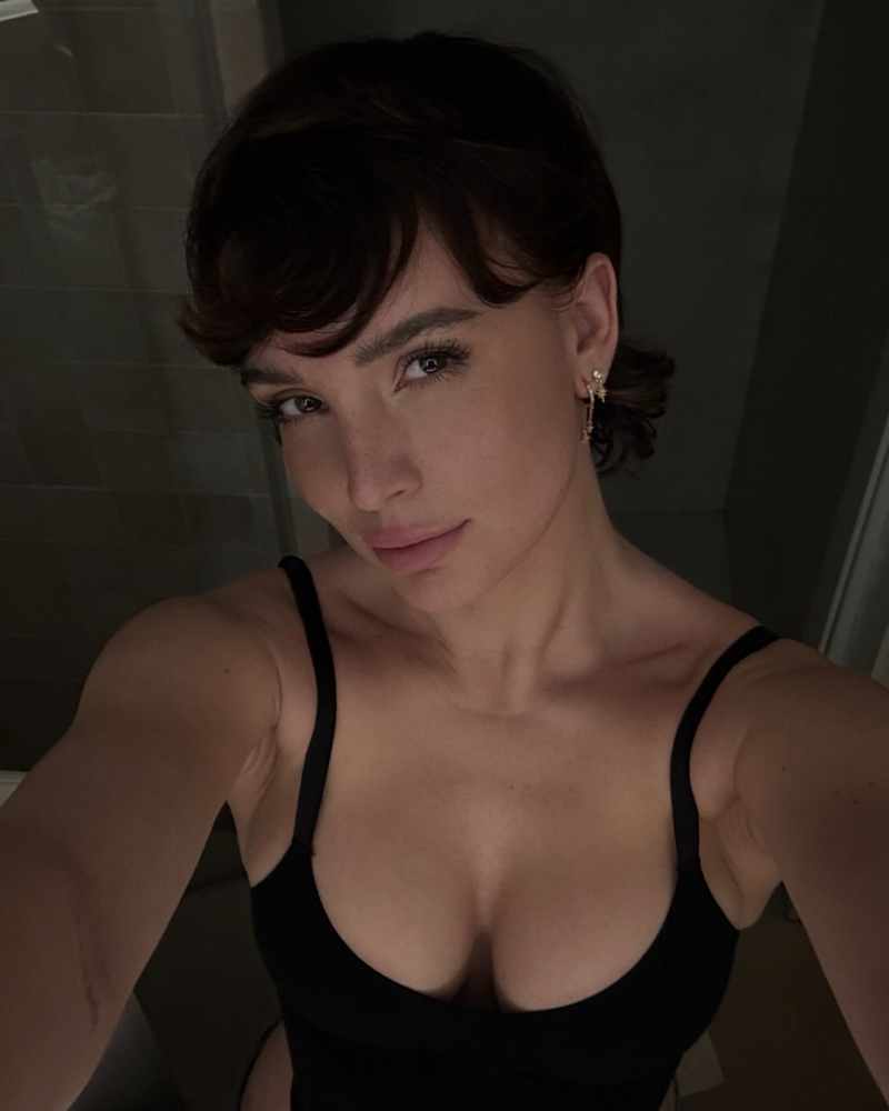 Julia Römmelt und ein sexy, selbstbewusstes Selfie