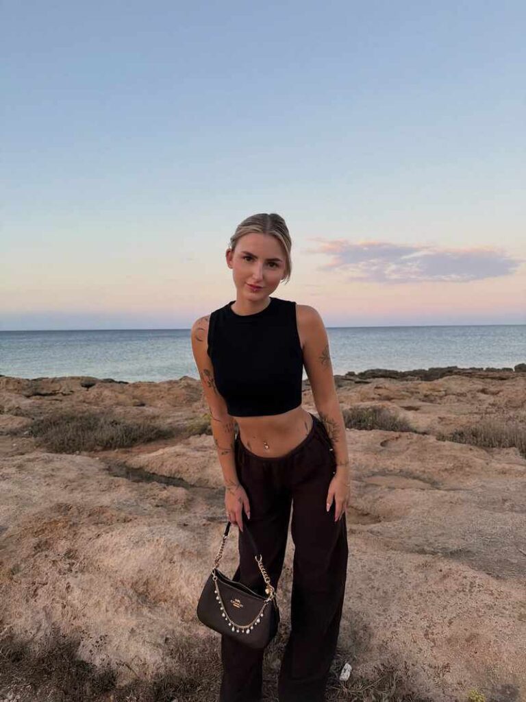 Lini Klein zeigt euch, wie schön sie bauchfrei aussieht